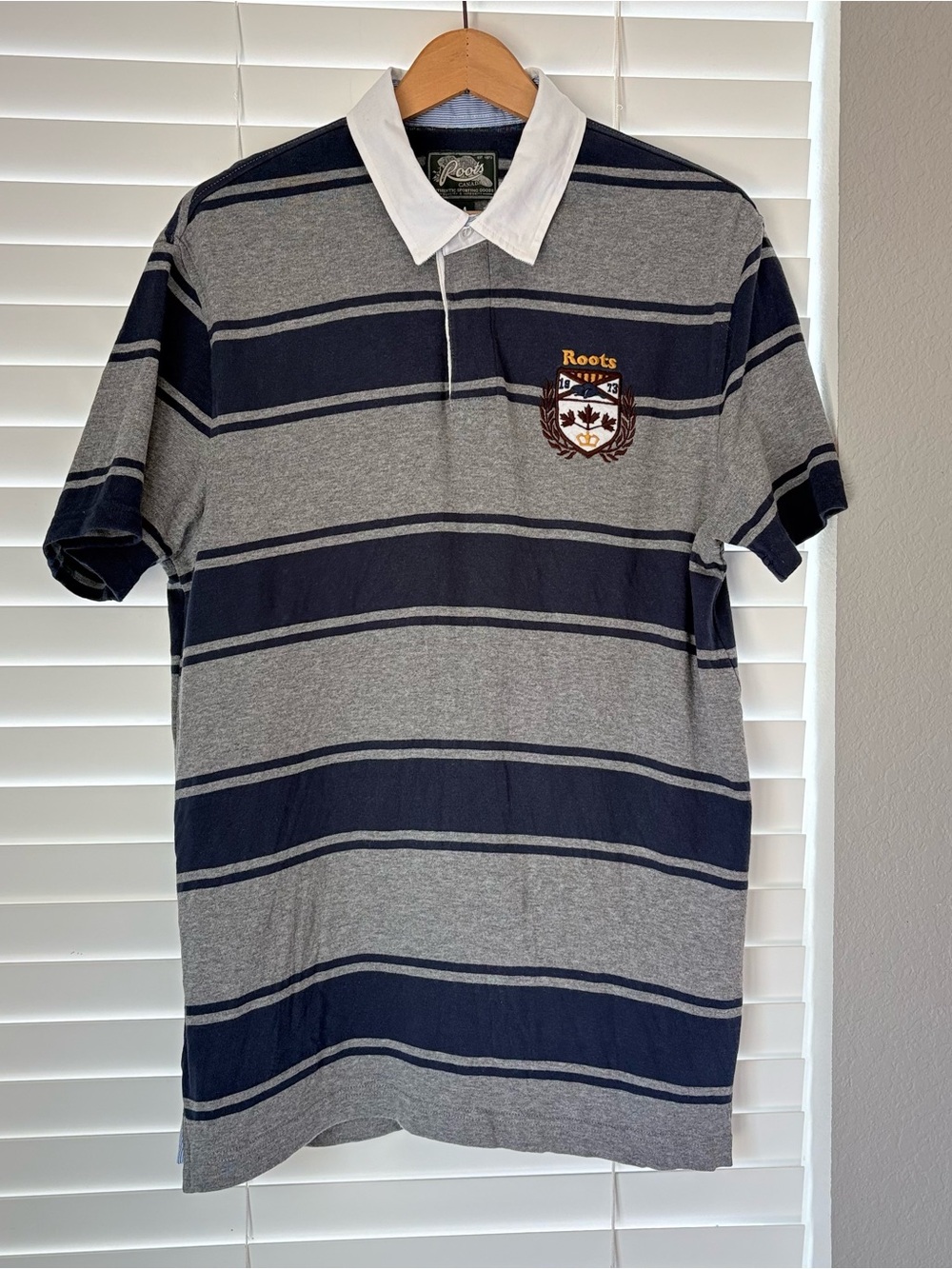 Roots Canada Men's Blue Gray Striped Polo Shirt Knit Cotton Short Sleeve Size L